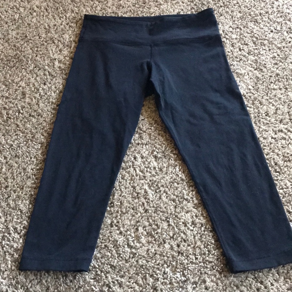 Black Lululemon crops